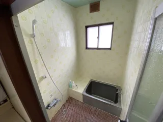 Kutchan_house_bathroom